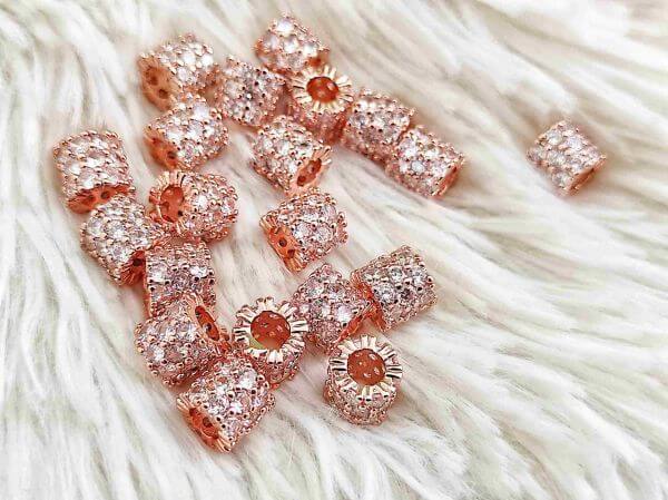 Rose gold nagy cirknia strasszos henger gyngy 8mm
