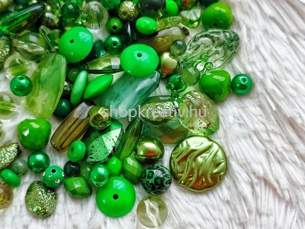  Zld vegyes akrilgyngy csomag kb. 15 gramm